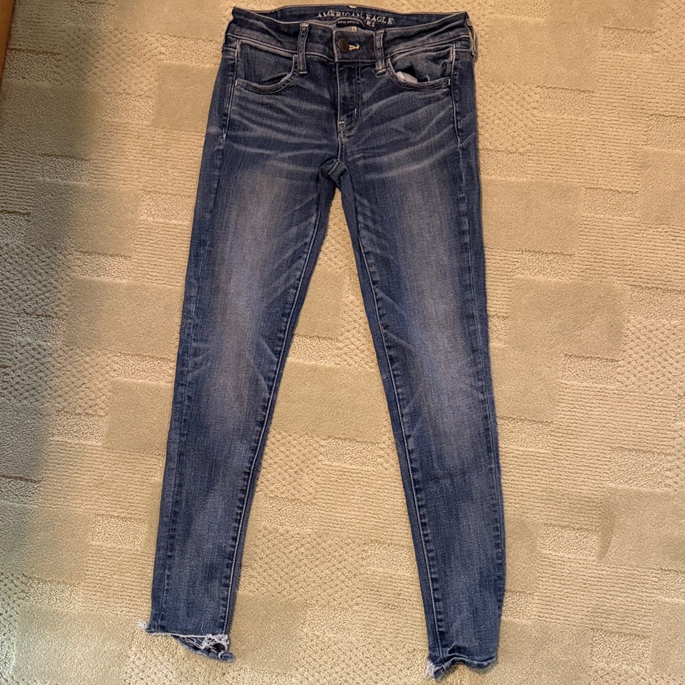 American Eagle Outfitters Women's Dark Blue Skinny Jeans size 4